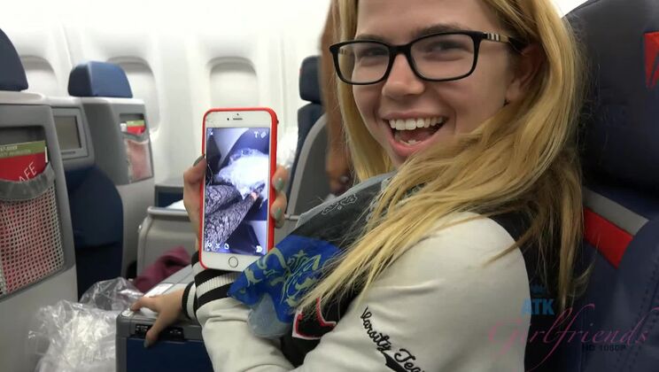 Alina is having so much fun in Hawaii so far