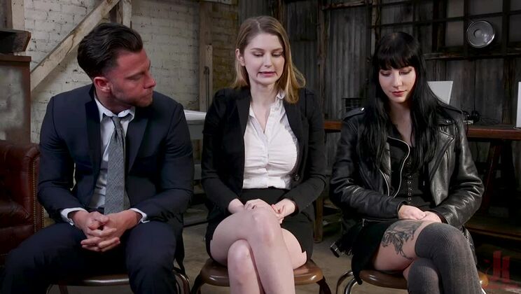 FBI Agents Lesbian Step-Sister Blows The Case For Hot Hacker Pussy