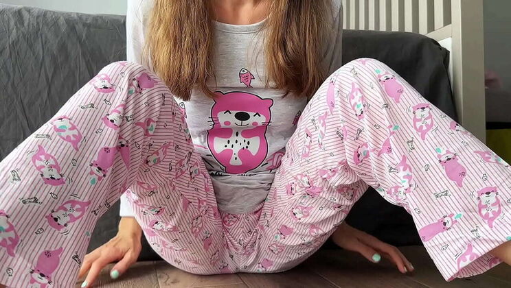 Teen Stepsister Fingers Herself in Pajamas and Squirts Close Up