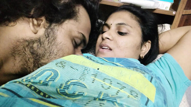 Hot Mallu Couple Romantic Handjob - Vaishnavy Pleasures Sharun Raj's Cock