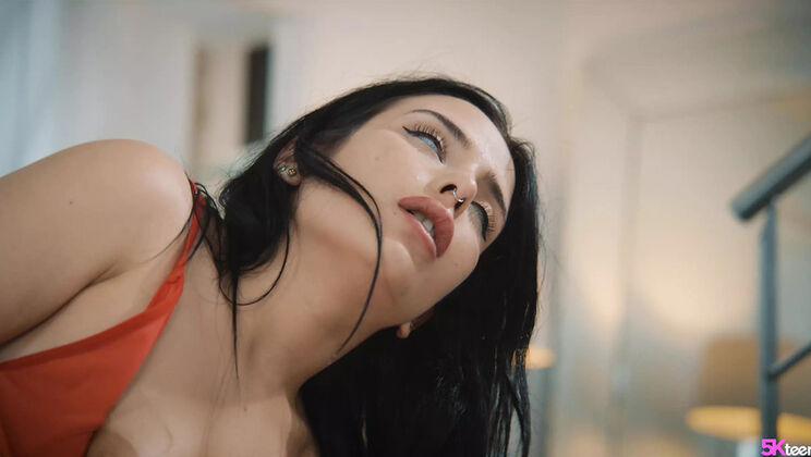 Teen Brunette Maria Wars Takes Deep Cock in Tight Pussy