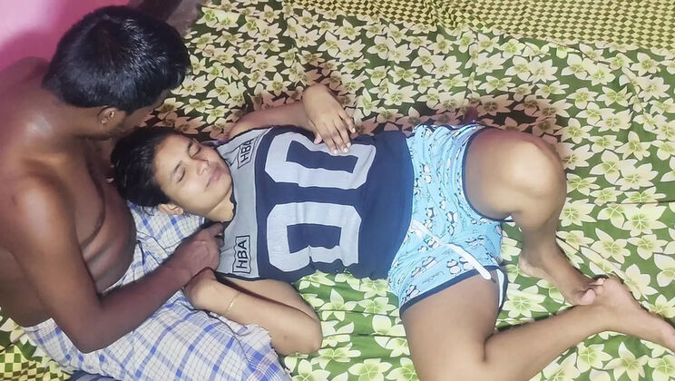 Hot Desi Bhabhi Fucks Young Indian Boy in Hardcore Anal Sex - Homemade HD Video