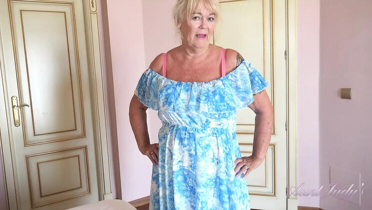 Hot British GILF Stepmom Mrs. Randy Raz Catches You Sniffing Her Panties (POV Taboo)