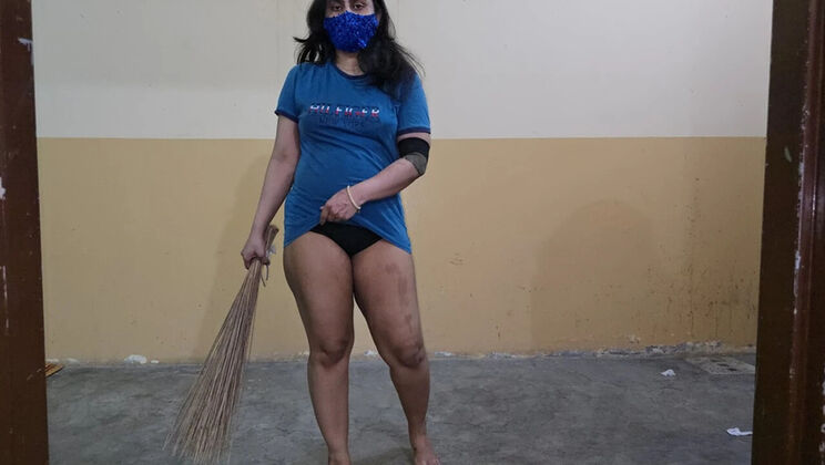 Hot Pakistani Maid Sairaxsaim Fucks Hard - Big Ass & Natural Tits - Hindi Dirty Talk