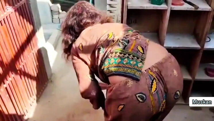 Hot Pakistani Wife Muskan Rani Fucks Hard in Viral Homemade Sex Tape
